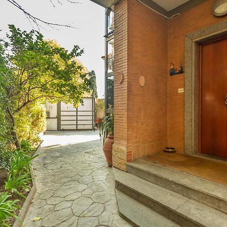Апартаменти St Peter'S Spacious 4 Bdr With Private Parking Рим Екстер'єр фото