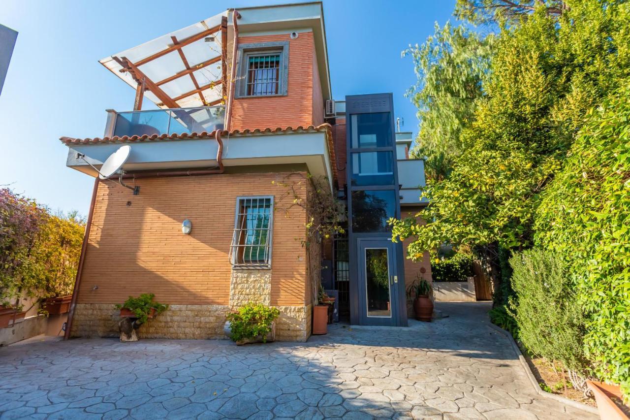 Апартаменти St Peter'S Spacious 4 Bdr With Private Parking Рим Екстер'єр фото