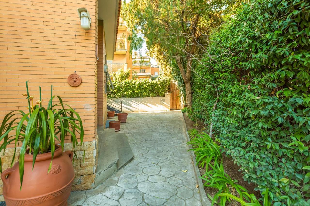 Апартаменти St Peter'S Spacious 4 Bdr With Private Parking Рим Екстер'єр фото