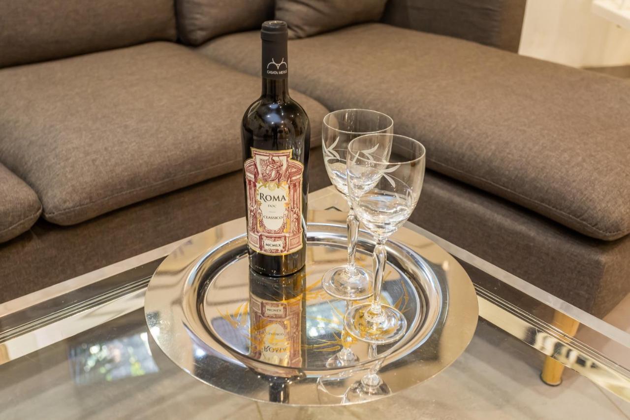 Апартаменти St Peter'S Spacious 4 Bdr With Private Parking Рим Екстер'єр фото
