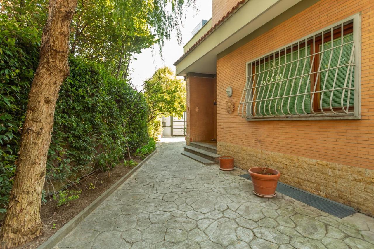 Апартаменти St Peter'S Spacious 4 Bdr With Private Parking Рим Екстер'єр фото